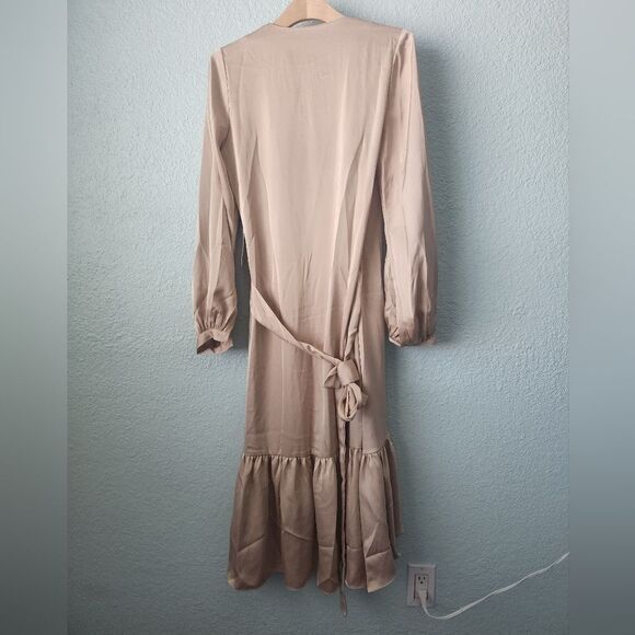 AMYLYNN wrap ruffled midi dress minimalist quiteluxe color cream small size - Picture 8 of 13